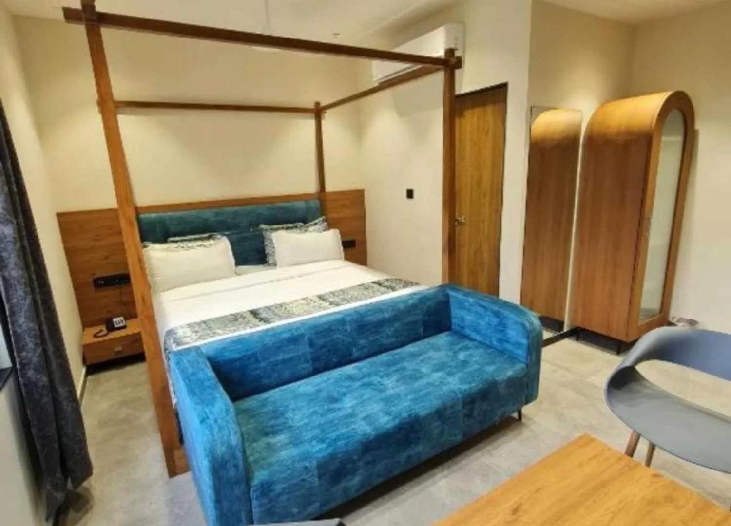 Hotel Kashi Nest Inn Varanasi Near Railway Station 850M - Luxury Room - Excellent Service Recommended הודו